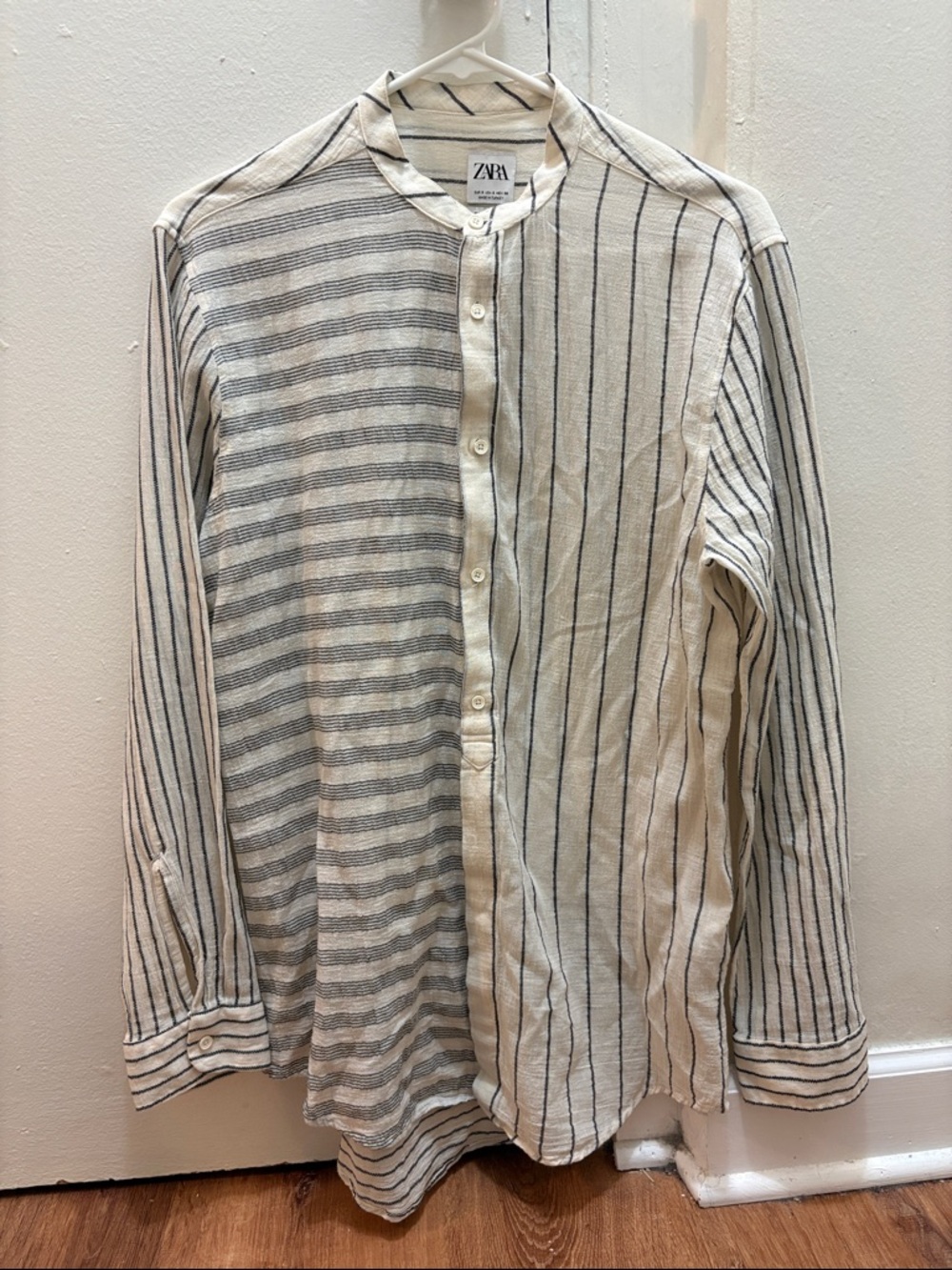 Zara Relaxed Fit Cream and Black Mixed Stripe Button Front Shirt Small